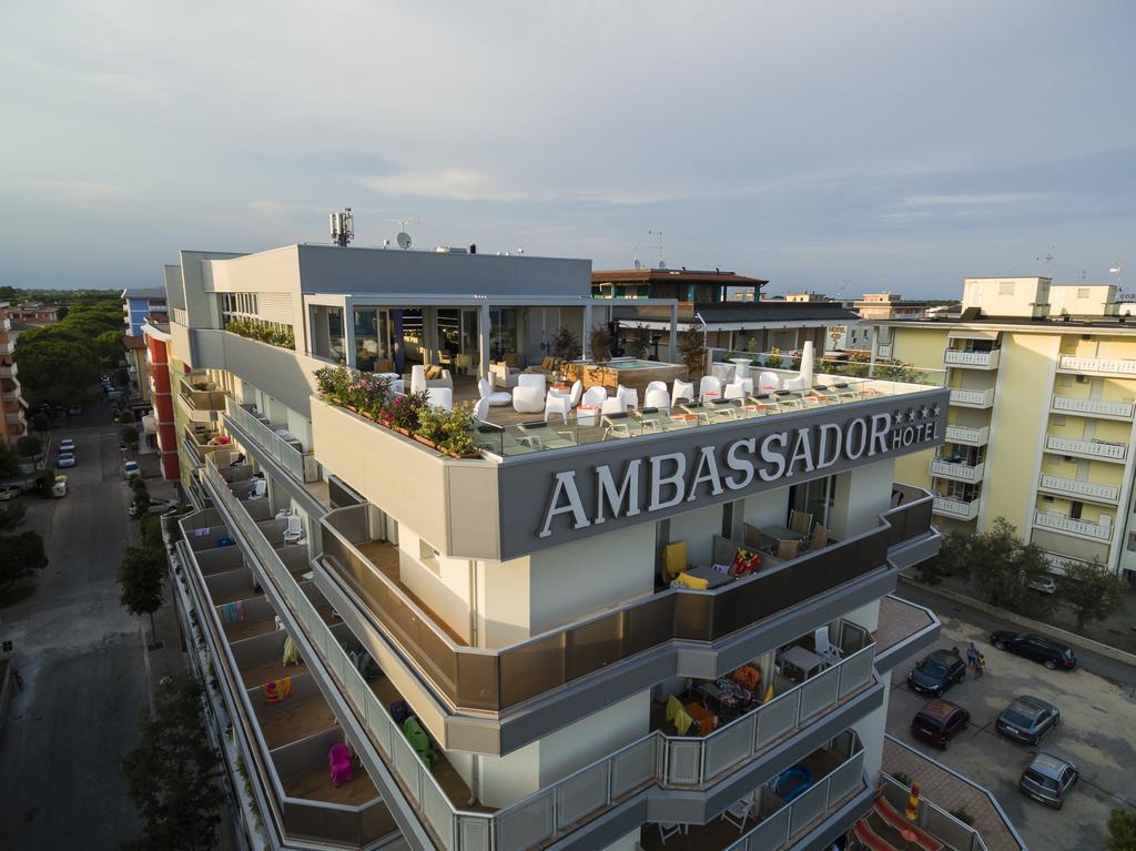 Hotel Ambassador Бибионе Екстериор снимка