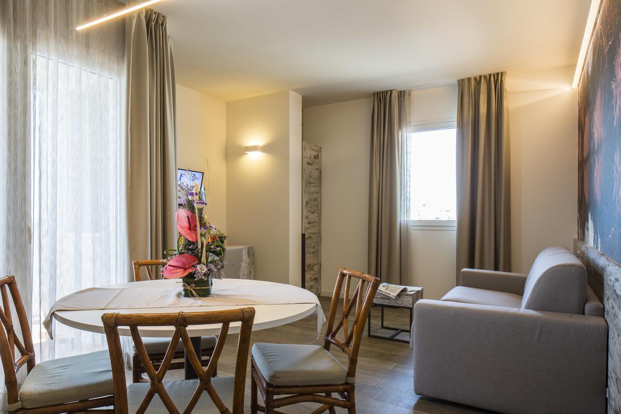 Hotel Ambassador Бибионе Екстериор снимка
